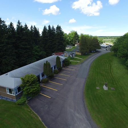 Lionstone Inn Motel & Cottages Pictou Exteriör bild