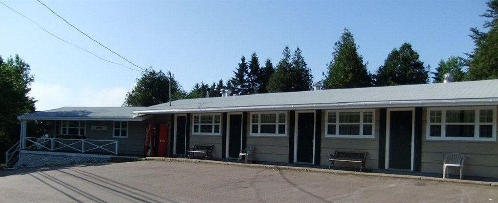 Lionstone Inn Motel & Cottages Pictou Exteriör bild