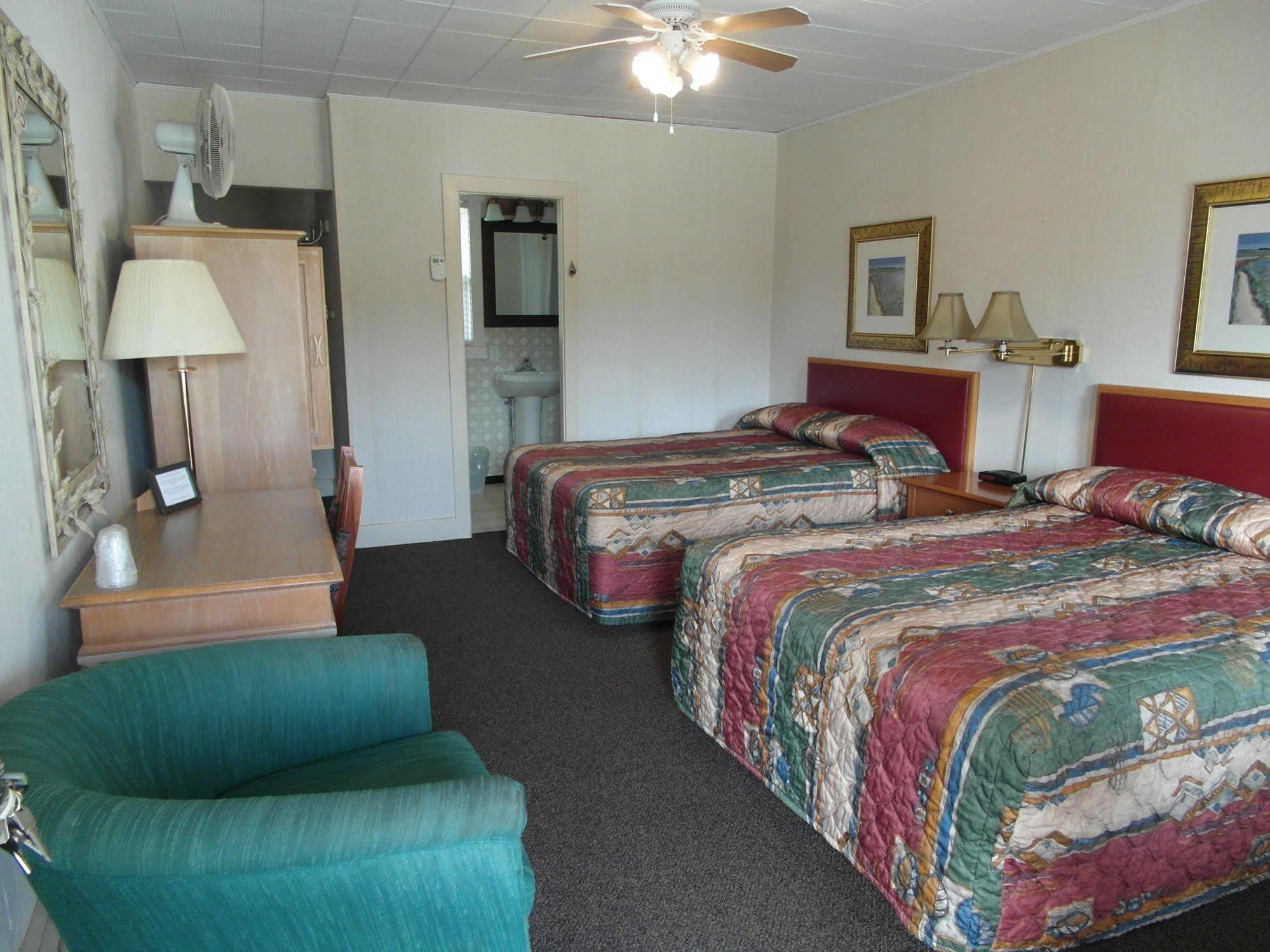Lionstone Inn Motel & Cottages Pictou Exteriör bild