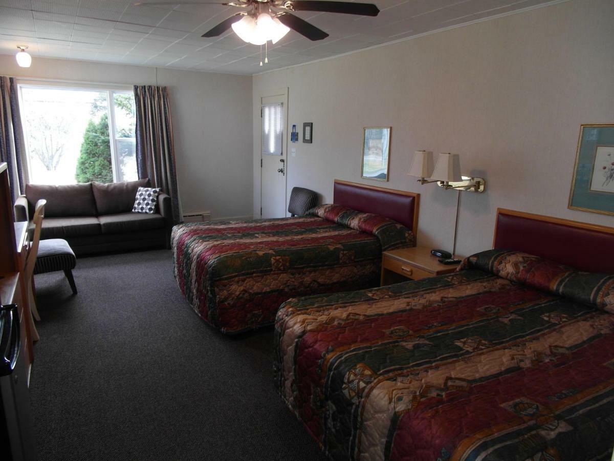 Lionstone Inn Motel & Cottages Pictou Exteriör bild