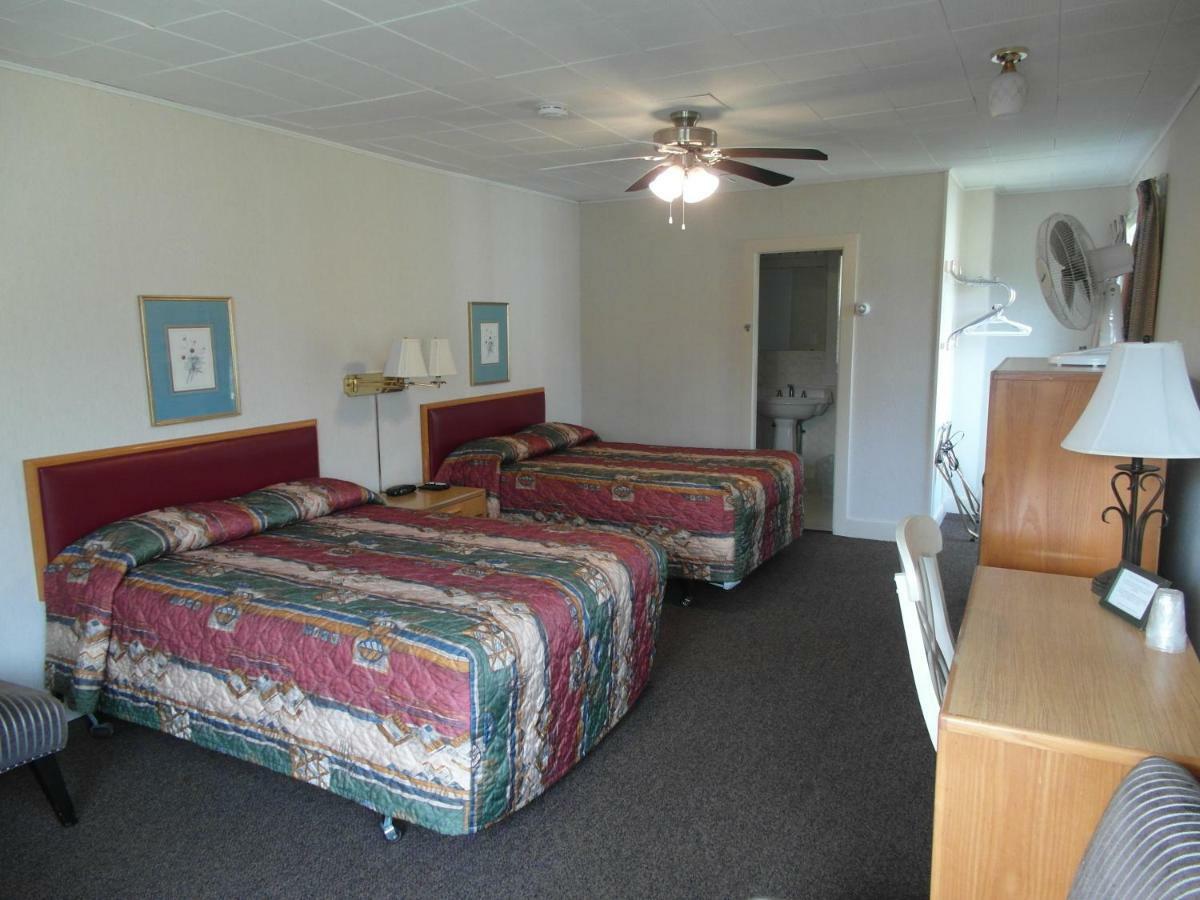 Lionstone Inn Motel & Cottages Pictou Exteriör bild