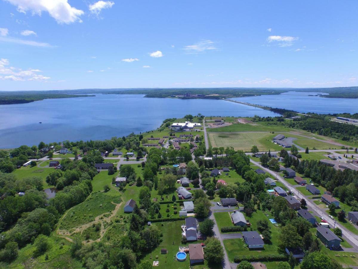 Lionstone Inn Motel & Cottages Pictou Exteriör bild
