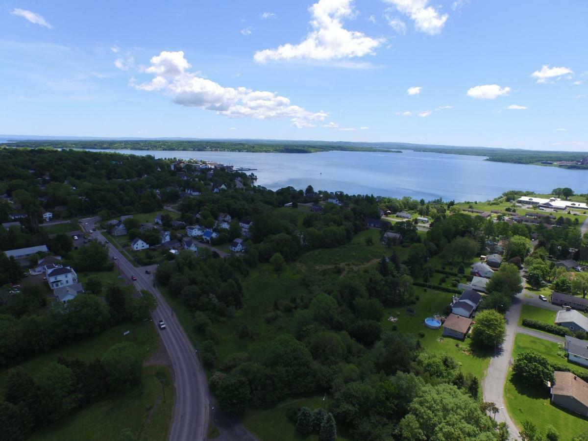 Lionstone Inn Motel & Cottages Pictou Exteriör bild