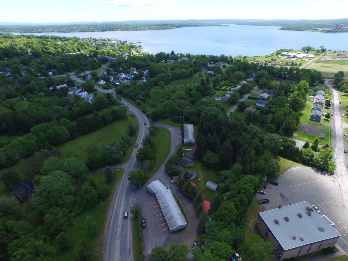 Lionstone Inn Motel & Cottages Pictou Exteriör bild