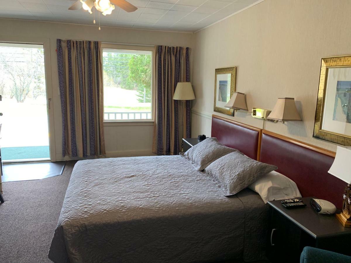 Lionstone Inn Motel & Cottages Pictou Exteriör bild
